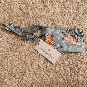 💕NWT💕 Vera Bradley zip ID lanyard